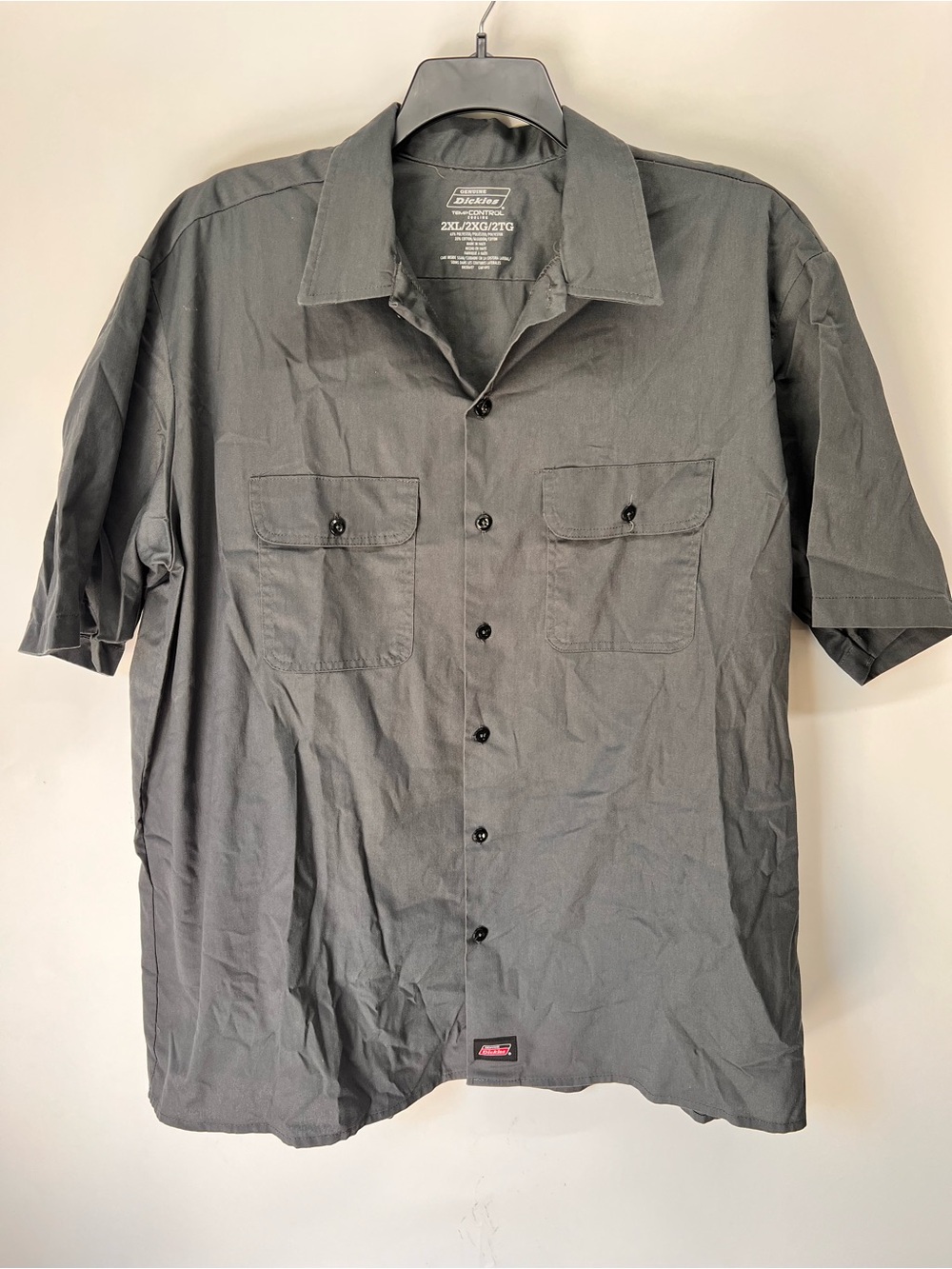 Dickies Men's Short Sleeve Button-Down Shirt in Charcoal Gray